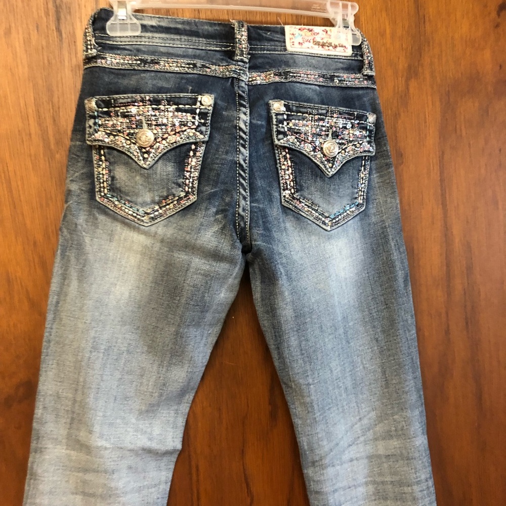 Very Pretty Detail in Pink Excellent Cond.